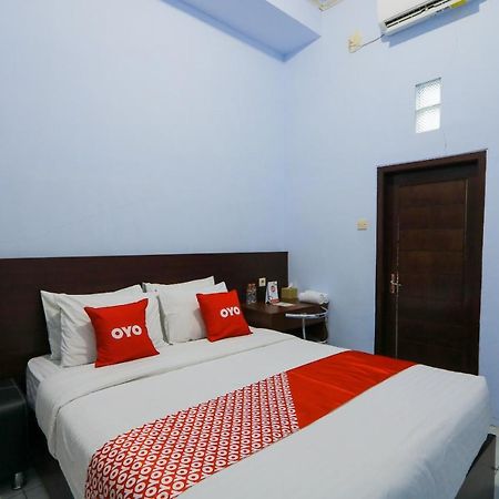 OYO 2453 Artha Graha Vip Hotel Banyuwangi  Bagian luar foto