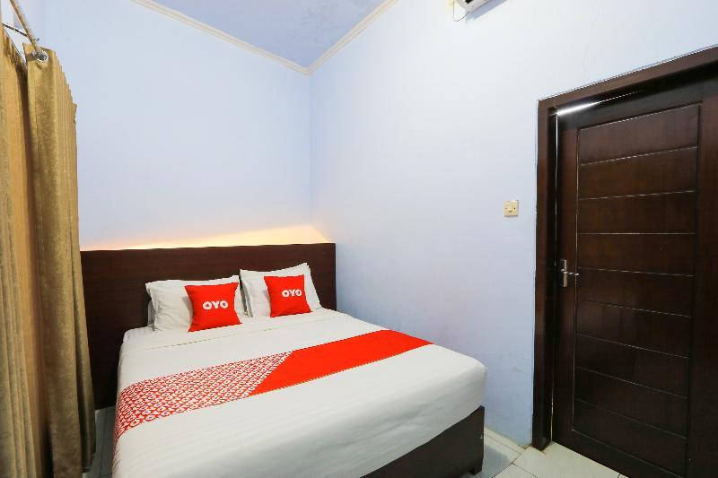 OYO 2453 Artha Graha Vip Hotel Banyuwangi  Bagian luar foto