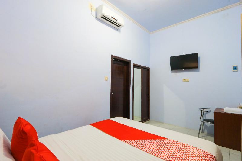 OYO 2453 Artha Graha Vip Hotel Banyuwangi  Bagian luar foto