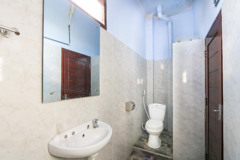 OYO 2453 Artha Graha Vip Hotel Banyuwangi  Bagian luar foto